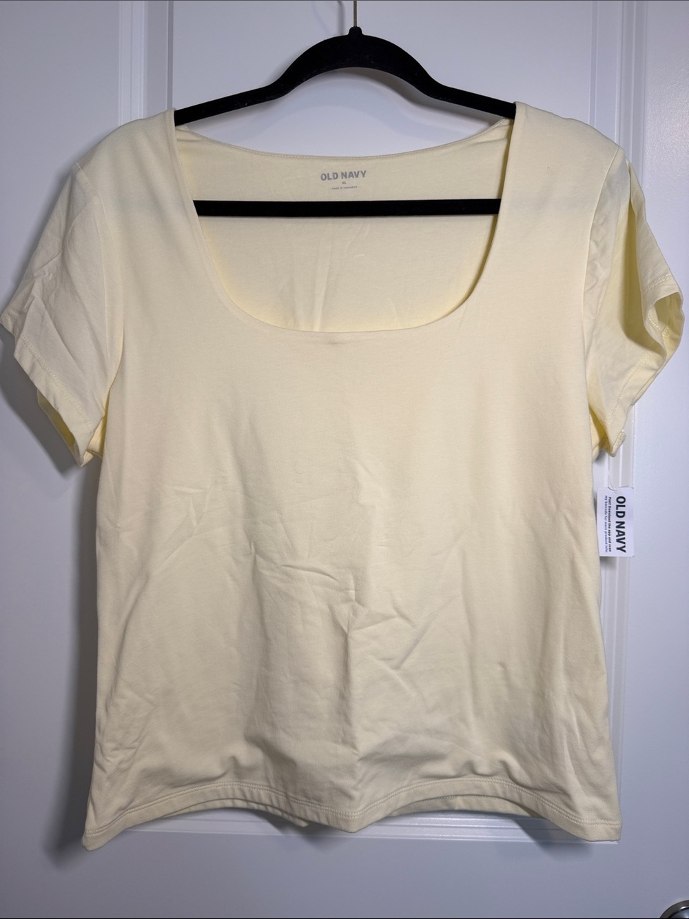 Old Navy Short Sleeve Scoop Neck Tee in Light Yellow